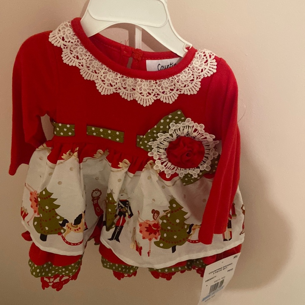 Counting Daisies Christmas Outfit (3-6 month) NWT